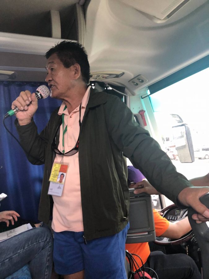 这次我们地接的陈导，第二代居民，年纪大了，讲话有些慢