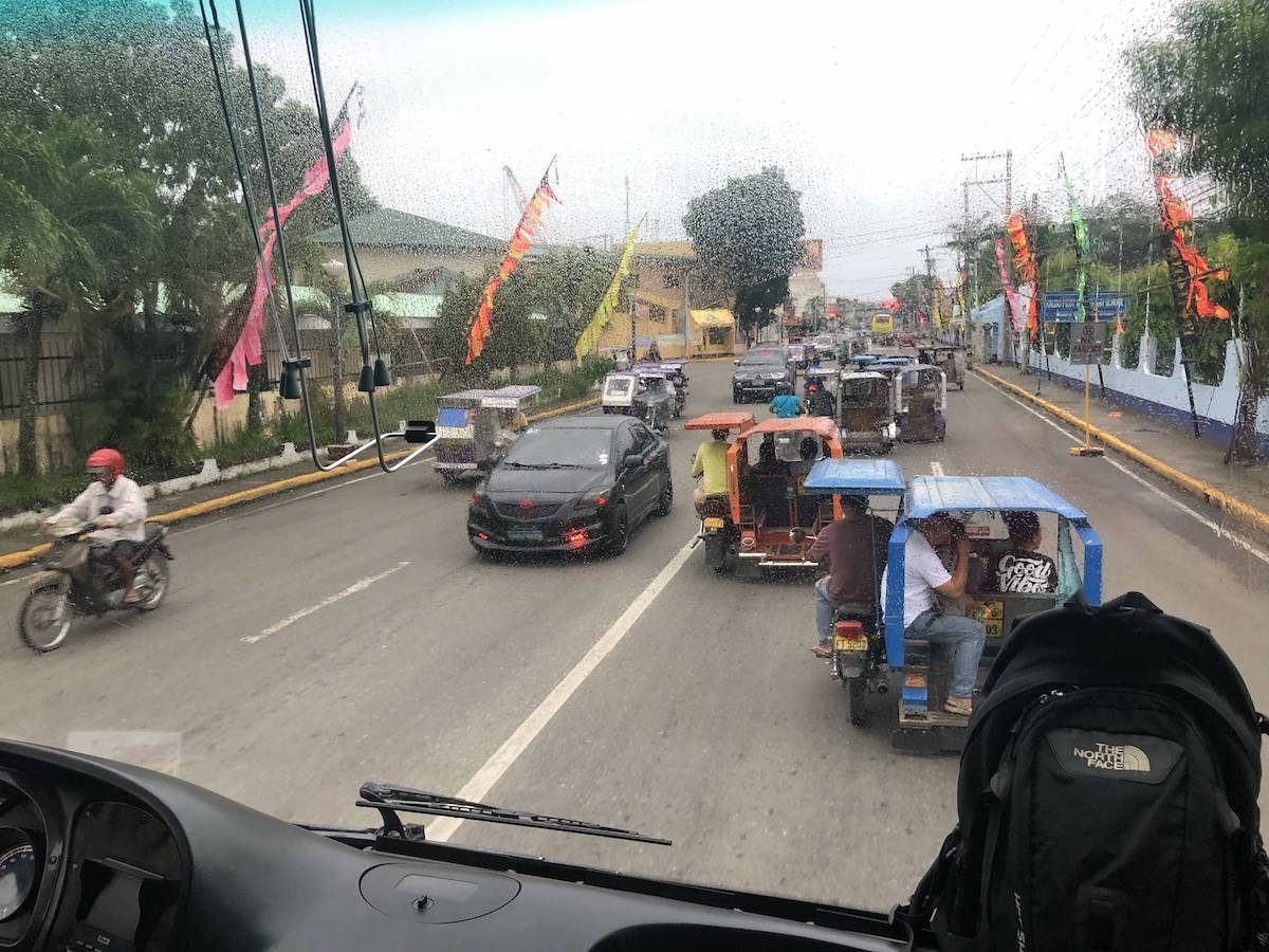 当地有名的突突车，也是主力交通工具，很方便打到，这里出租车很少见，也只有马尼拉、杜马盖地等大城市才会有TAXI