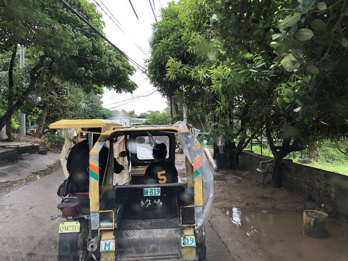 出来没几分钟就下起了小雨，长滩岛的天气真是多变