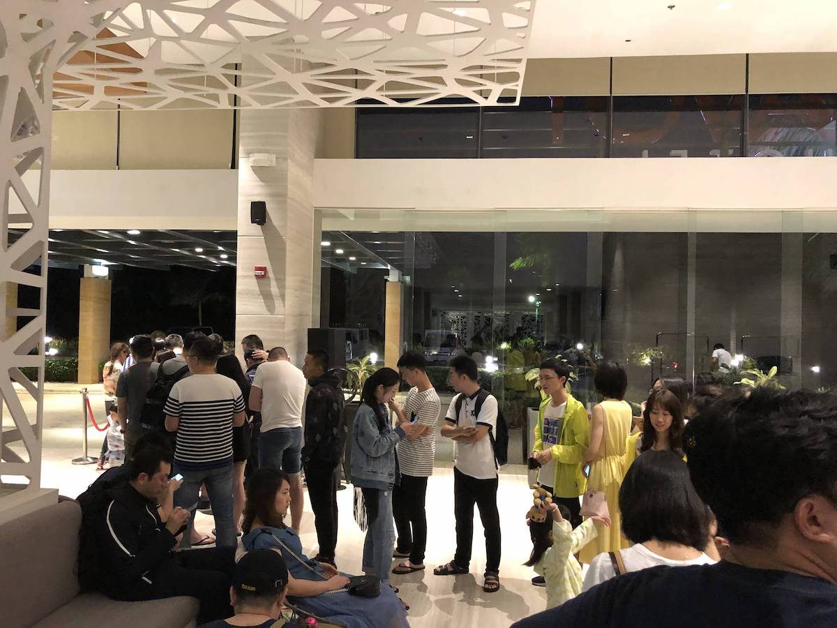 睡醒后晚上出门的时候人也超级多，大概6点左右的班车，如果在这个酒店住，也一定要提前出门。