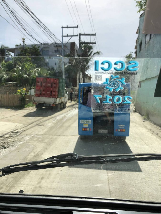 9:30分准时出发，今天酒店的巴士，可以给我们送到码头