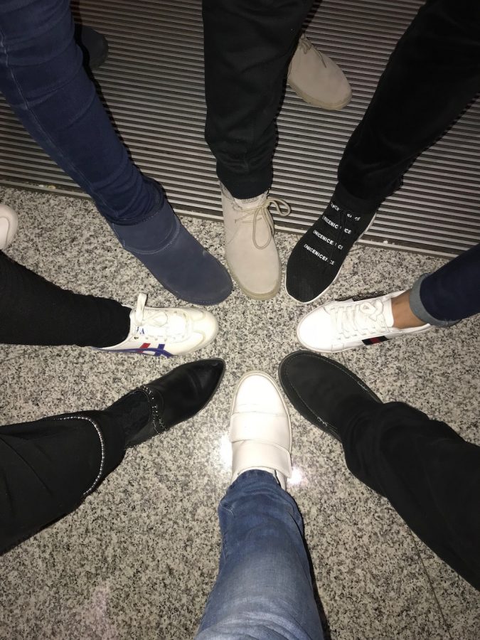 小伙伴们玩起了游戏,脚~~~